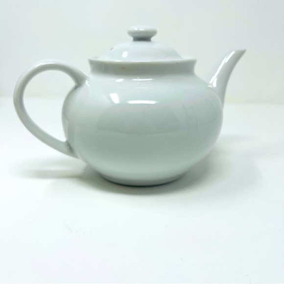 Tea Pot Classic French White Small Steam Hole in Lid 6” H Excellent Condition - Picture 3 of 10